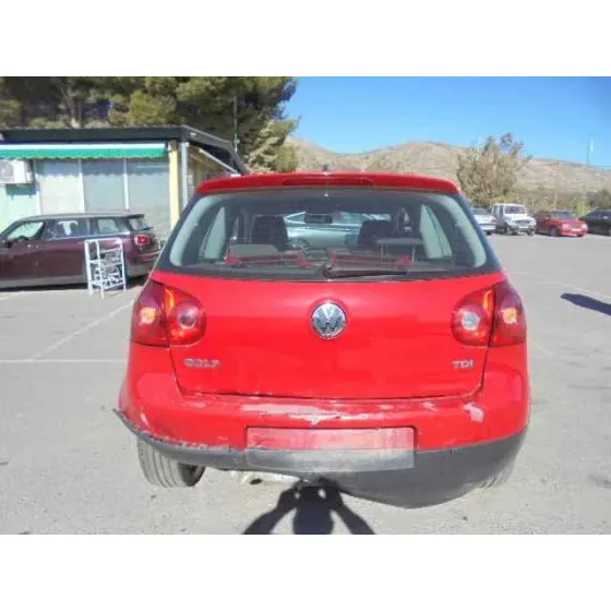 VOLKSWAGEN GOLF V BERLINA (1K1) '2006 HIGHLINE ROJO