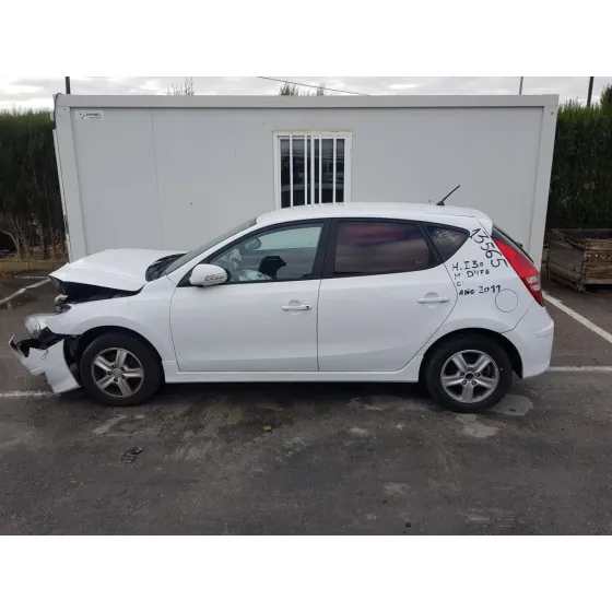 HYUNDAI I30 '2011 CLASSIC BLANCO