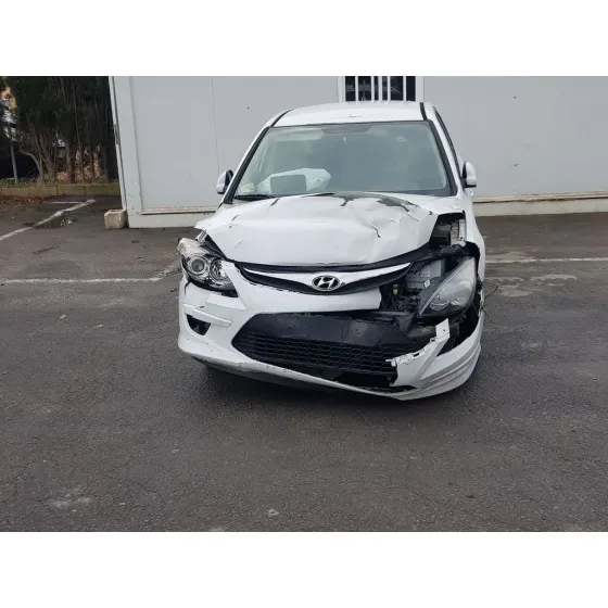 HYUNDAI I30 '2011 CLASSIC BLANCO