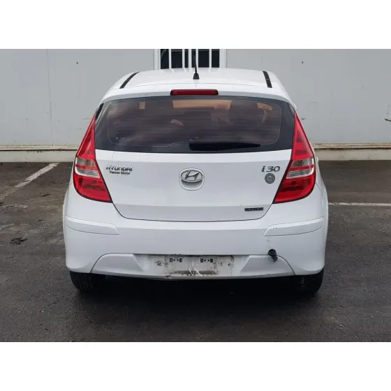 HYUNDAI I30 '2011 CLASSIC BLANCO