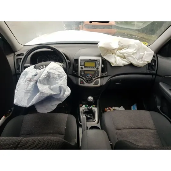 HYUNDAI I30 '2011 CLASSIC BLANCO