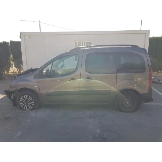 PEUGEOT PARTNER TEPEE '2017 GRIS OSCURO