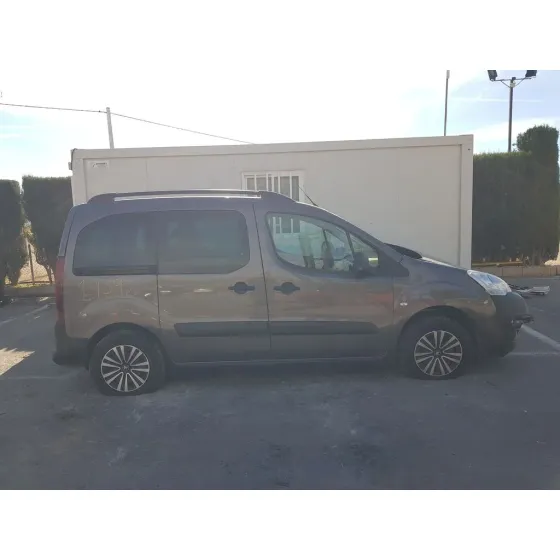 PEUGEOT PARTNER TEPEE '2017 GRIS OSCURO