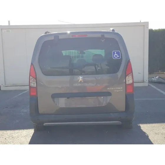 PEUGEOT PARTNER TEPEE '2017 GRIS OSCURO