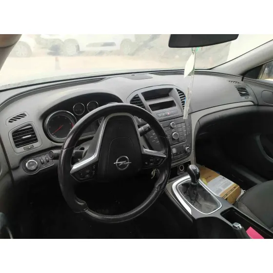 OPEL INSIGNIA BERLINA '2009 EDITION NEGRO