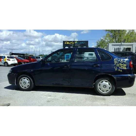 SEAT CORDOBA BERLINA (6K2) '2001 STELLA AZUL