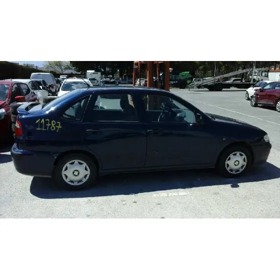 SEAT CORDOBA BERLINA (6K2) '2001 STELLA AZUL