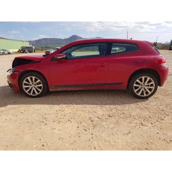 VOLKSWAGEN SCIROCCO (137) '2009 2.0 TDI (103KW) ROJO