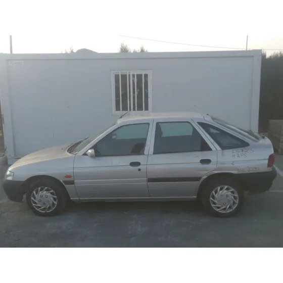 FORD ESCORT BERL./TURNIER '2000 GHIA BERLINA GRIS