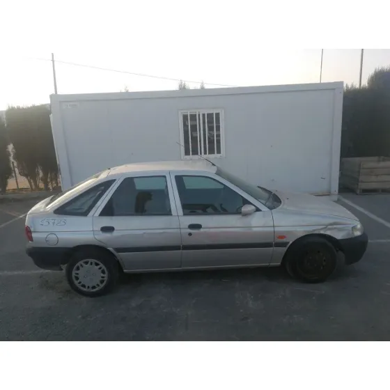 FORD ESCORT BERL./TURNIER '2000 GHIA BERLINA GRIS