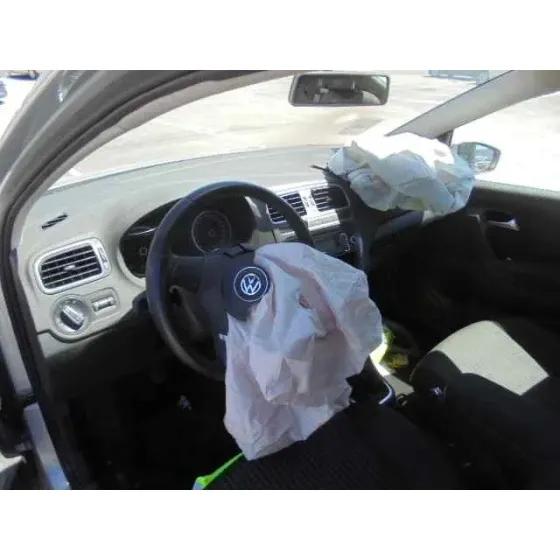 VOLKSWAGEN POLO (6R1) '2010 ADVANCE GRIS