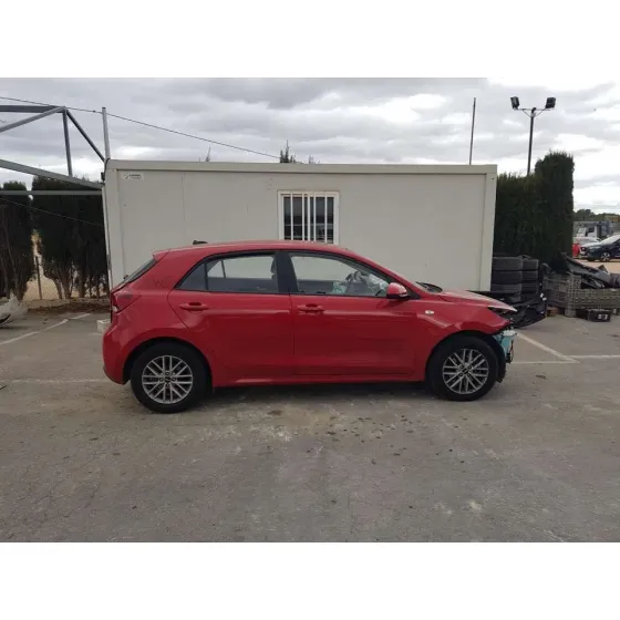 KIA RIO (YB) '2022 HIBRID ROJO