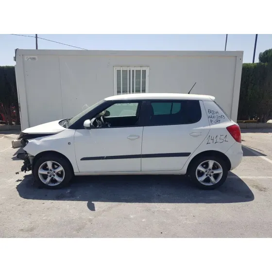 SKODA FABIA (5J2 ) '2013 AMBITION BLANCO