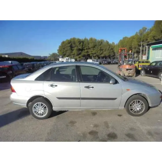 FORD FOCUS BERLINA (CAK) '2000 GHIA GRIS