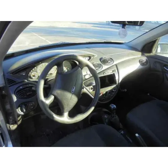 FORD FOCUS BERLINA (CAK) '2000 GHIA GRIS
