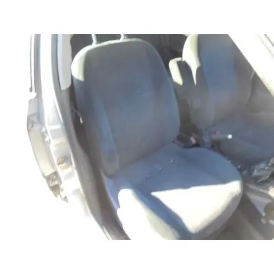 FORD FOCUS BERLINA (CAK) '2000 GHIA GRIS