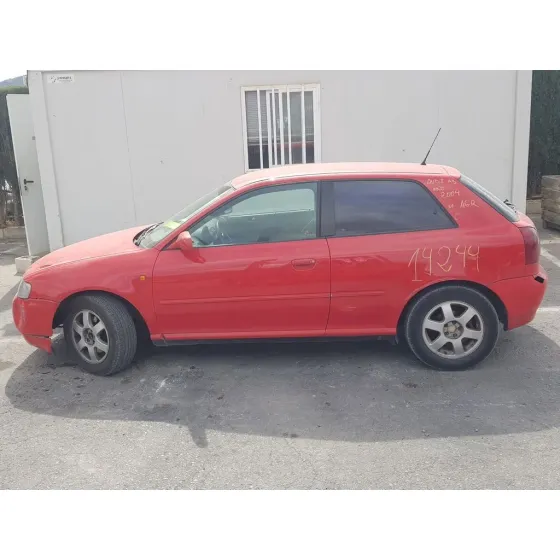 AUDI A3 (8L) '1998 1.9 TDI AMBIENTE ROJO