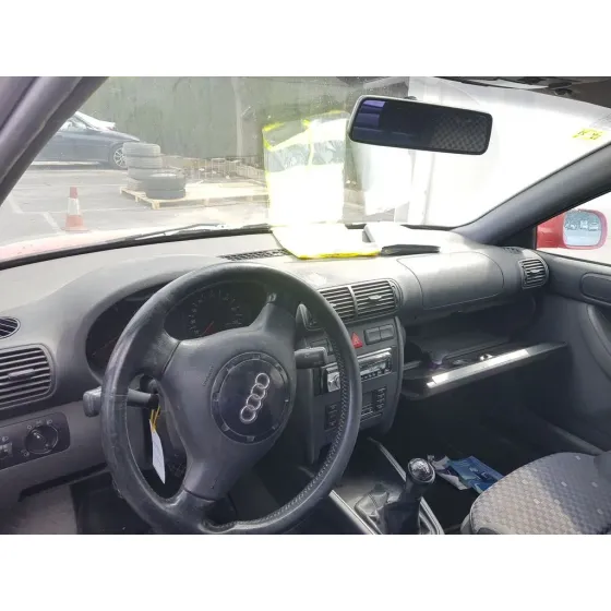 AUDI A3 (8L) '1998 1.9 TDI AMBIENTE ROJO