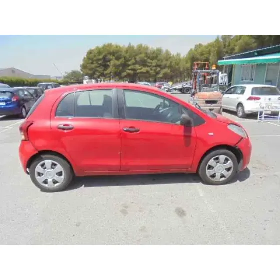 TOYOTA YARIS (KSP9/SCP9/NLP9) '2007 BASICO ROJO