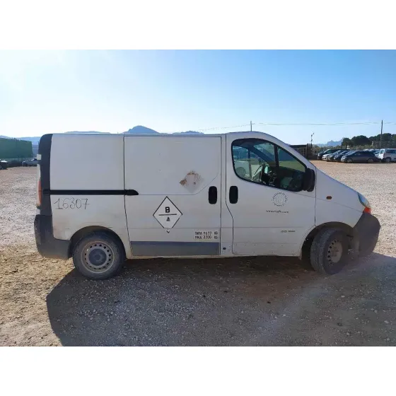 RENAULT TRAFIC CAJA CERRADA (AB 4.01) '2004 FURGON BLANCO