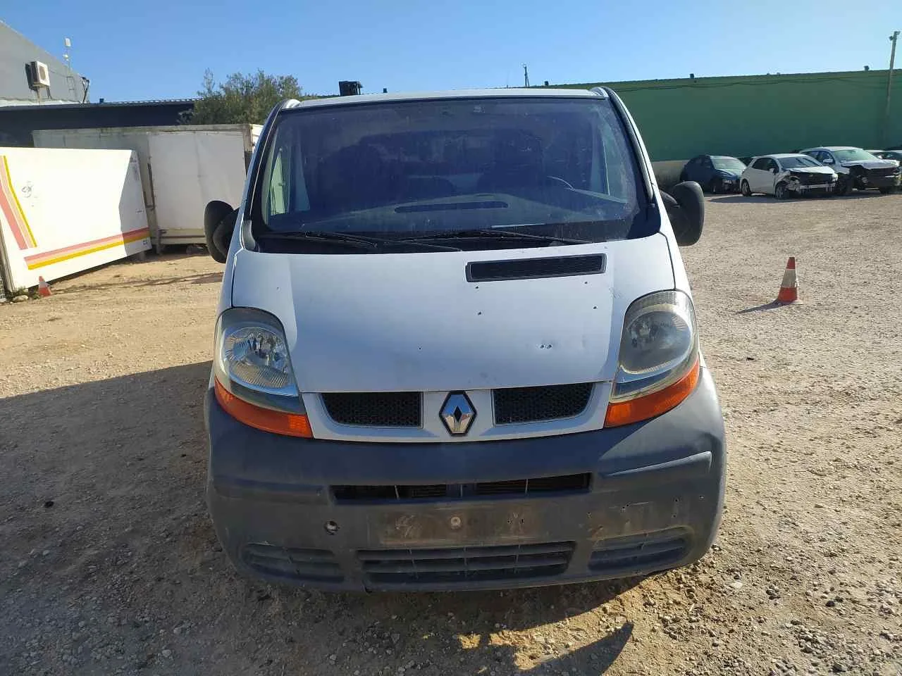 RENAULT TRAFIC CAJA CERRADA (AB 4.01) '2004 FURGON BLANCO