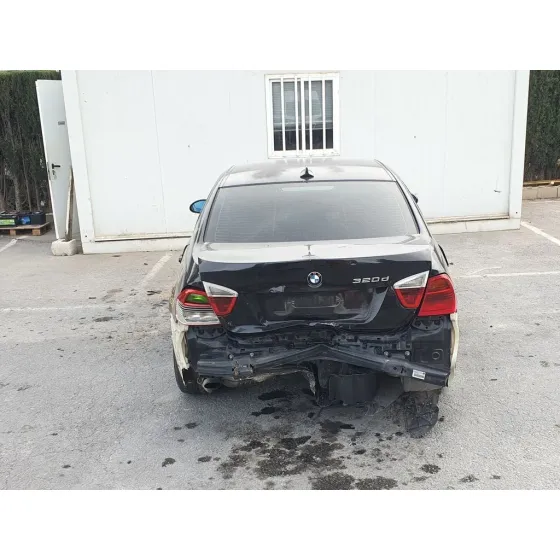 BMW SERIE 3 BERLINA (E90) '2006 320D NEGRO