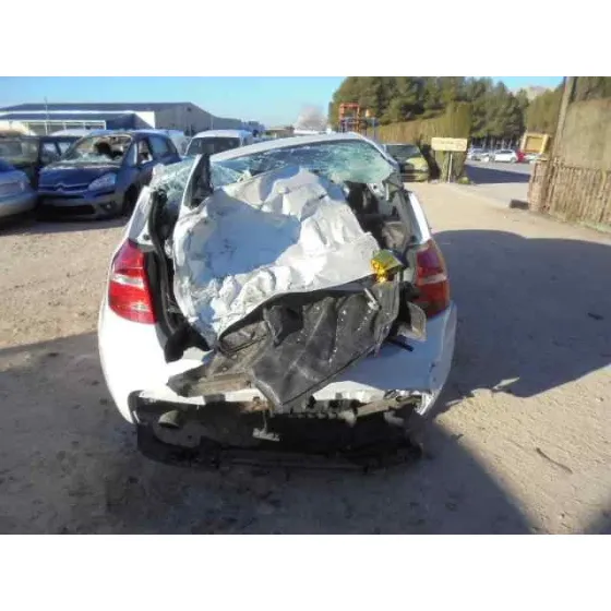 BMW SERIE 1 BERLINA (E81/E87) '2010 116D BLANCO