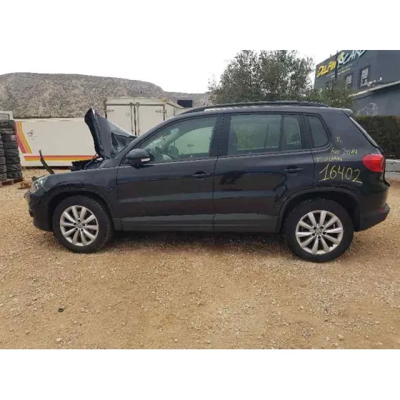 VOLKSWAGEN TIGUAN (5N2) '2014 BLUE MOTION TIG NEGRO
