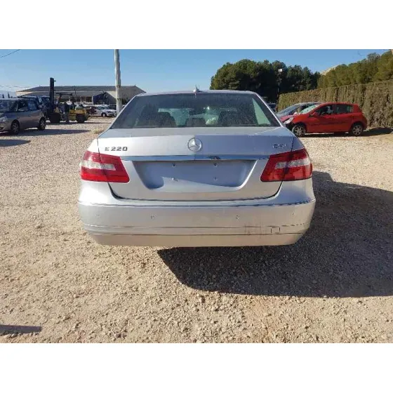 MERCEDES CLASE E (W212) LIM. '2009 E 220 CDI BLUE EFFICIENCY GRIS