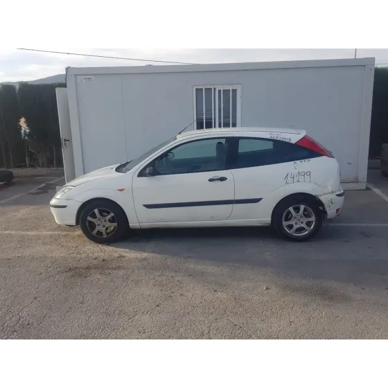 FORD FOCUS BERLINA (CAK) '2003 TREND BLANCO