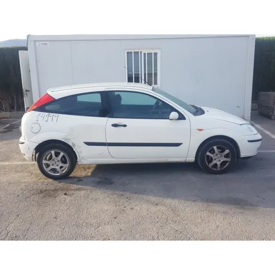 FORD FOCUS BERLINA (CAK) '2003 TREND BLANCO