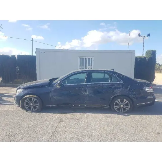 MERCEDES CLASE E (W212) LIM. '2013 220 CDI BLUEEFFICIENCY (212.002) AZUL