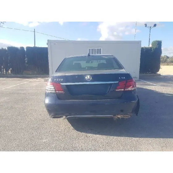 MERCEDES CLASE E (W212) LIM. '2013 220 CDI BLUEEFFICIENCY (212.002) AZUL