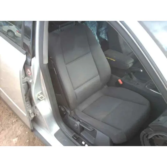 AUDI A4 AVANT (8E) '2003 1.9 TDI (96KW) GRIS