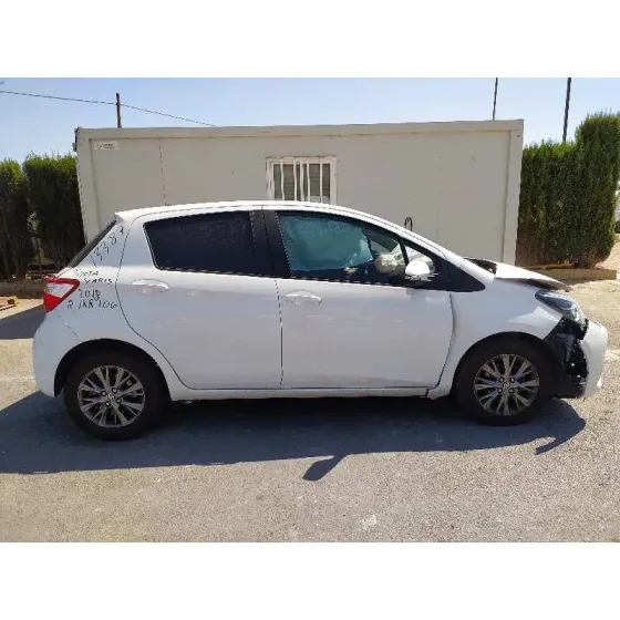 TOYOTA YARIS '2018 ACTIVE BLANCO