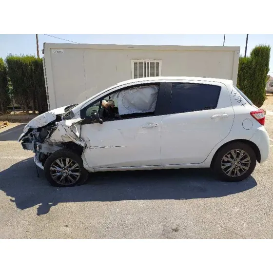 TOYOTA YARIS '2018 ACTIVE BLANCO