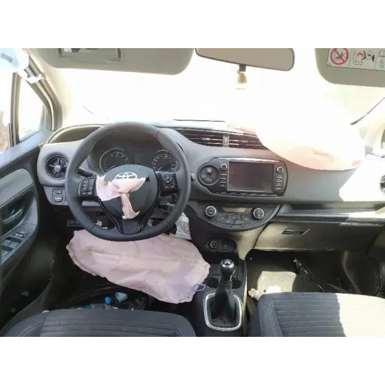 TOYOTA YARIS '2018 ACTIVE BLANCO