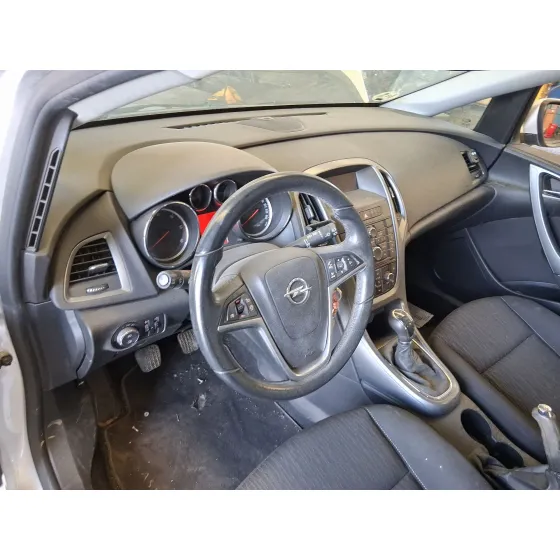 Opel ASTRA J (P10) 2009