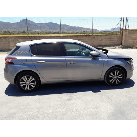 Peugeot 308 II (LB_, LP_, LW_, LH_, L3_) 2013