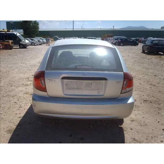 KIA RIO '2002 LS BERLINA (5-PTAS.) GRIS