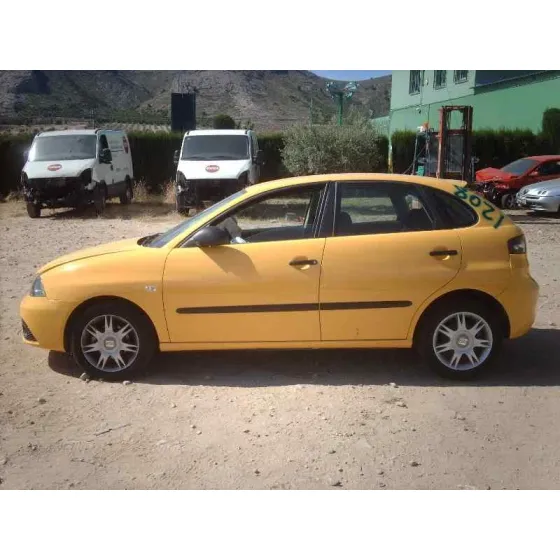 SEAT IBIZA (6L1) '2009 REFERENCE AMARILLO