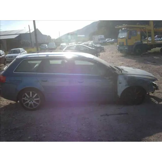 AUDI A4 AVANT (8E) '2004 1.8 T AZUL