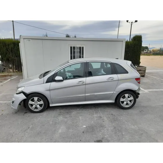 MERCEDES CLASE B (W245) '2009 180 CDI (245.207) GRIS