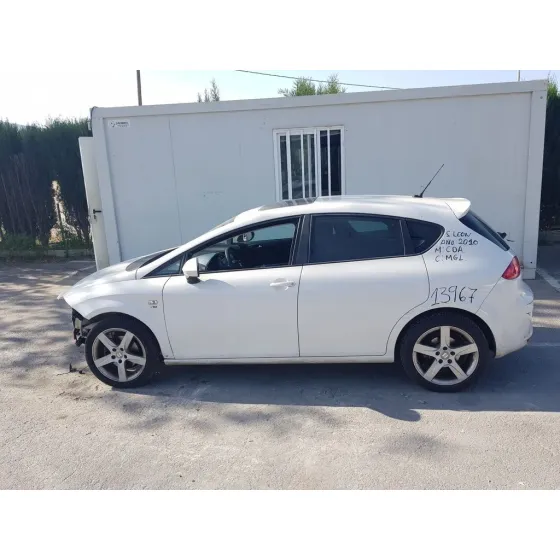 SEAT LEON (1P1) '2010 STYLANCE / STYLE BLANCO