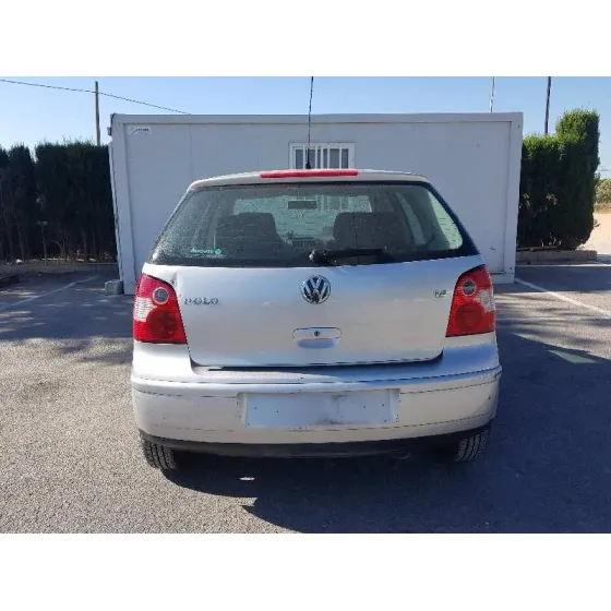 VOLKSWAGEN POLO (9N1) '2004 TRENDLINE GRIS