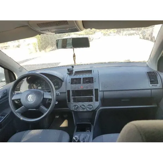 VOLKSWAGEN POLO (9N1) '2004 TRENDLINE GRIS