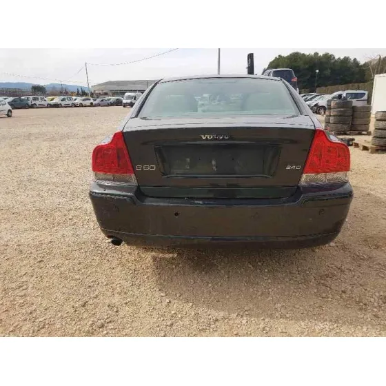 VOLVO S60 BERLINA '2007 2.4 D MOMENTUM VERDE