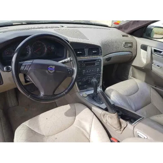 VOLVO S60 BERLINA '2007 2.4 D MOMENTUM VERDE