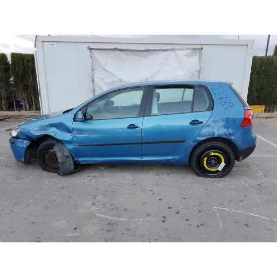 VOLKSWAGEN GOLF V BERLINA (1K1) '2004 TRENDLINE AZUL