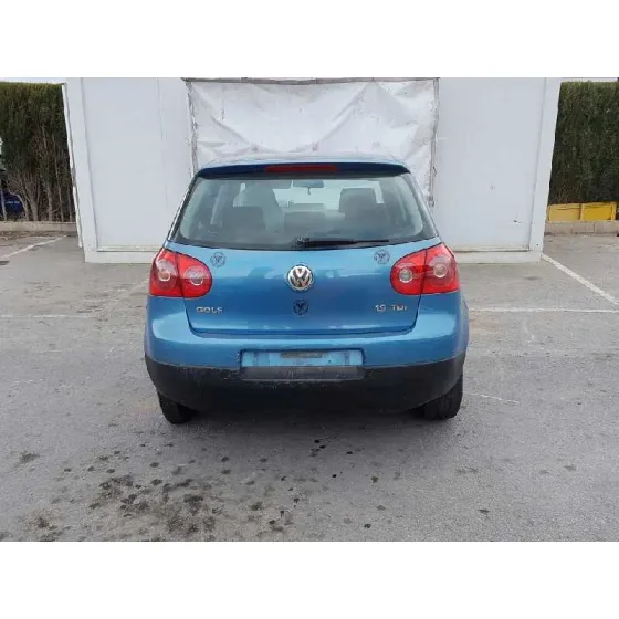 VOLKSWAGEN GOLF V BERLINA (1K1) '2004 TRENDLINE AZUL